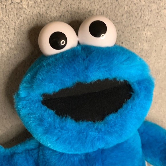 Vintage 97 New out of box’ Tickle Me Cookie Monster Demo-Mode Tag still Attached - Picture 5 of 11